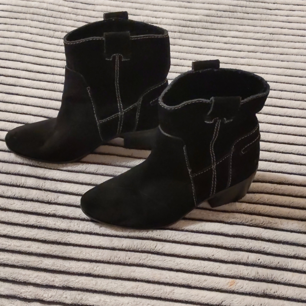 Vince Camuto booties